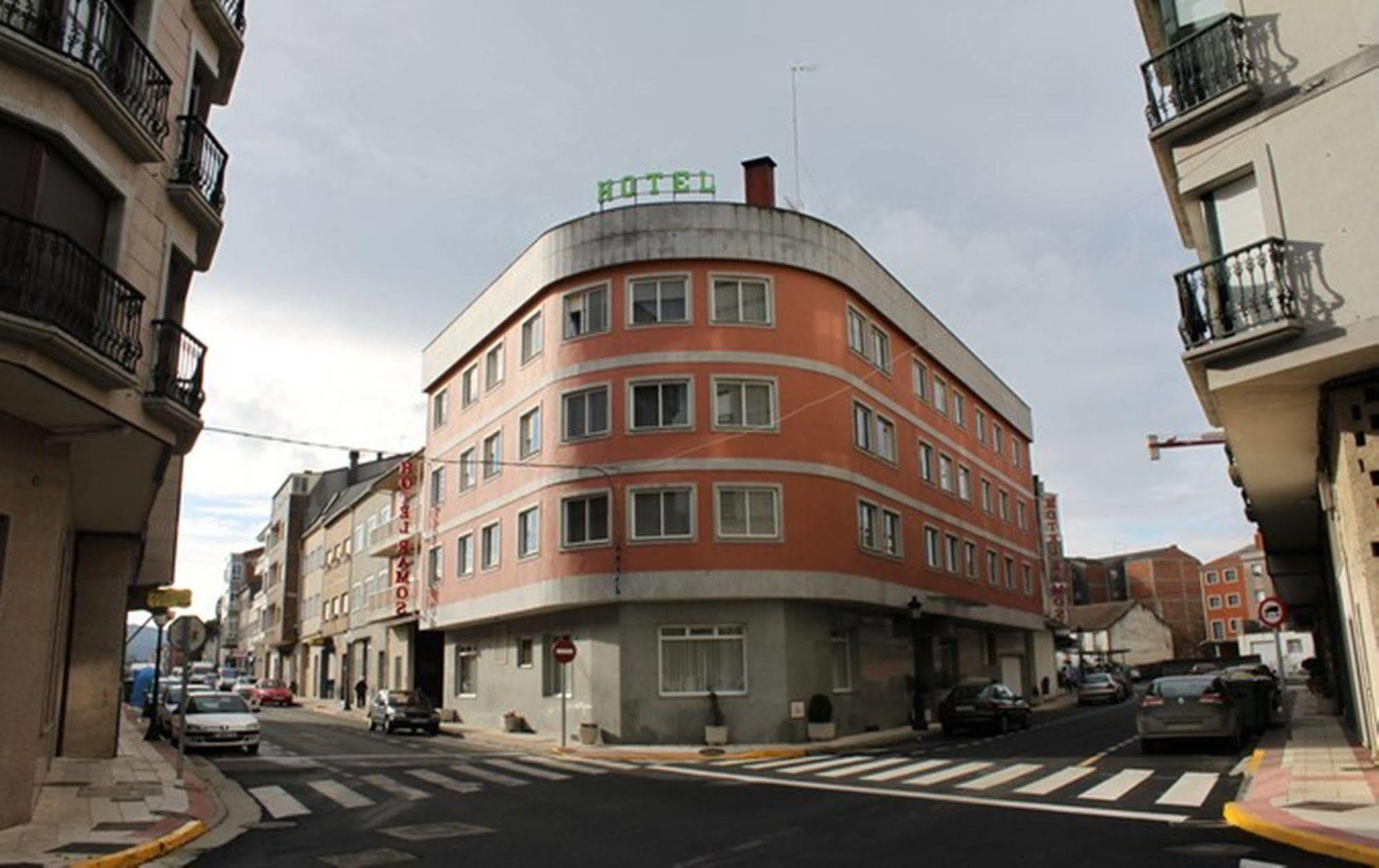 Hotel Ramos Silleda Esterno foto